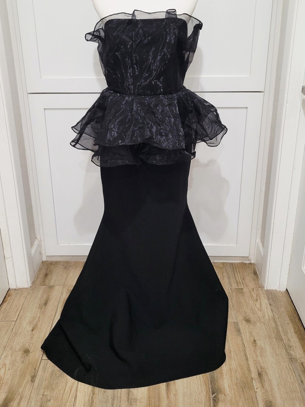 NWT Novaluxe Mara Black Bandage Formal Evening Gown Women's Size 10